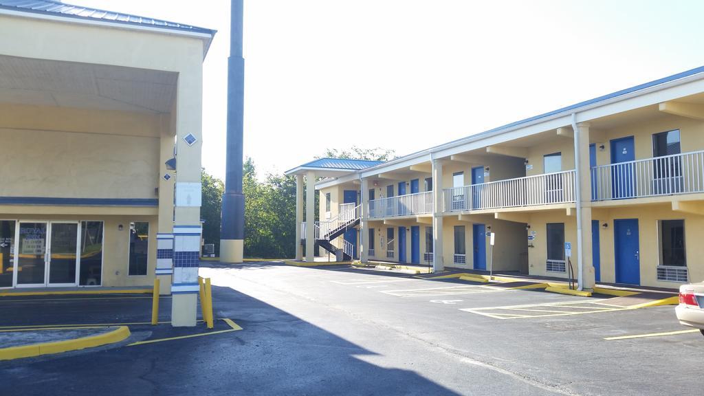 Royal Inn Алачуа Экстерьер фото